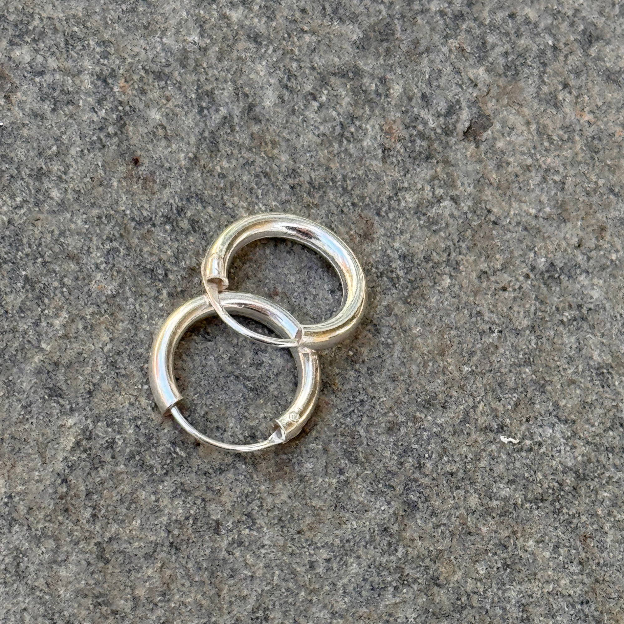 Sterling Silver hoop earrings. 16 mm wide, 3mm thick, nickel free. 925 silver