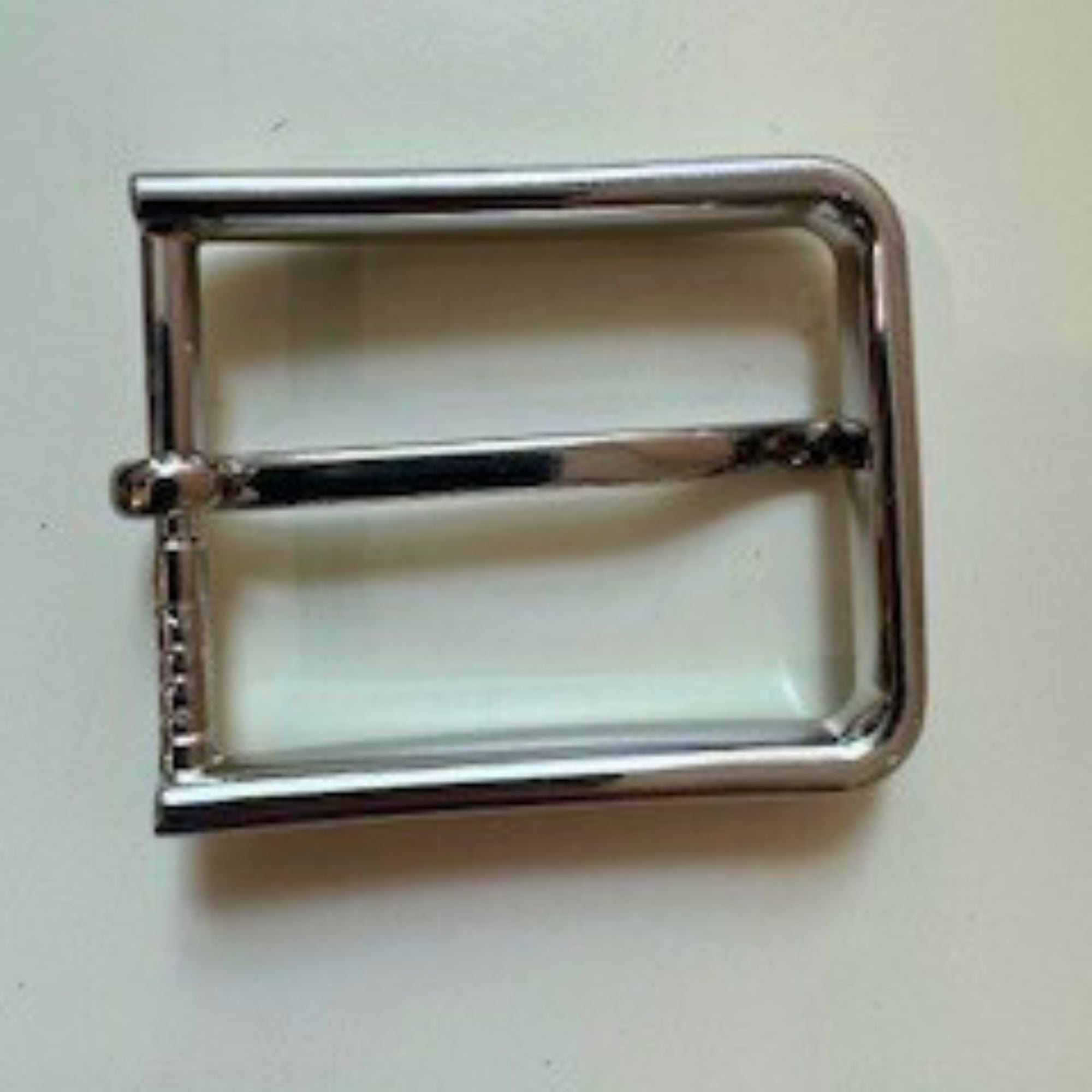 Slick City Buckle | Thin rectangular buckle with single prong