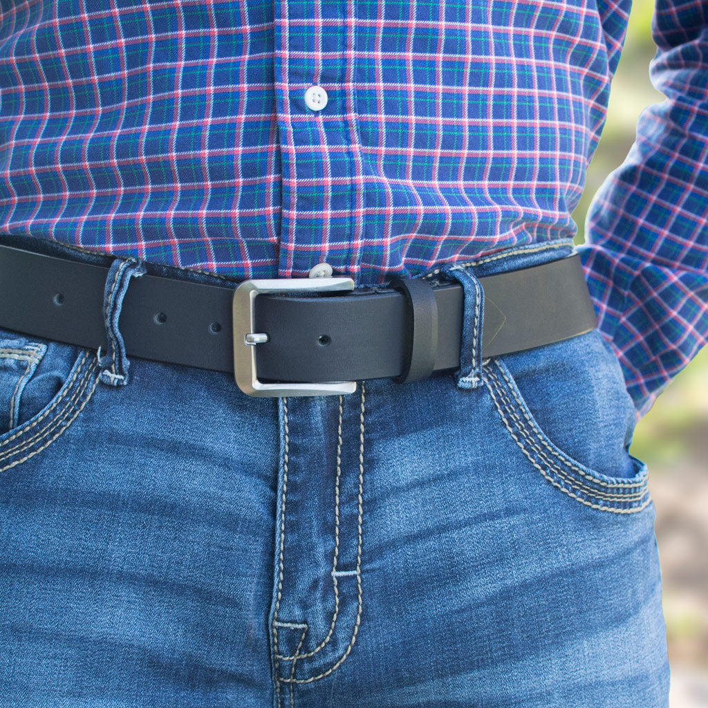 Smoky Mountain Titanium Belt. Black strap looks great with casual jeans. Square buckle.